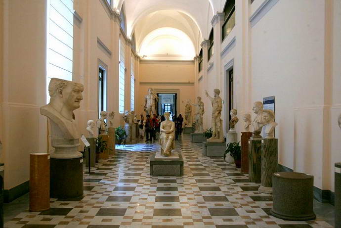 muzej-arheologii-v-neapole