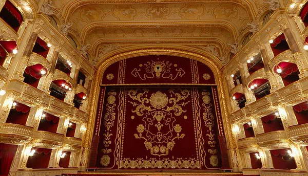 teatr-opery-i-baleta