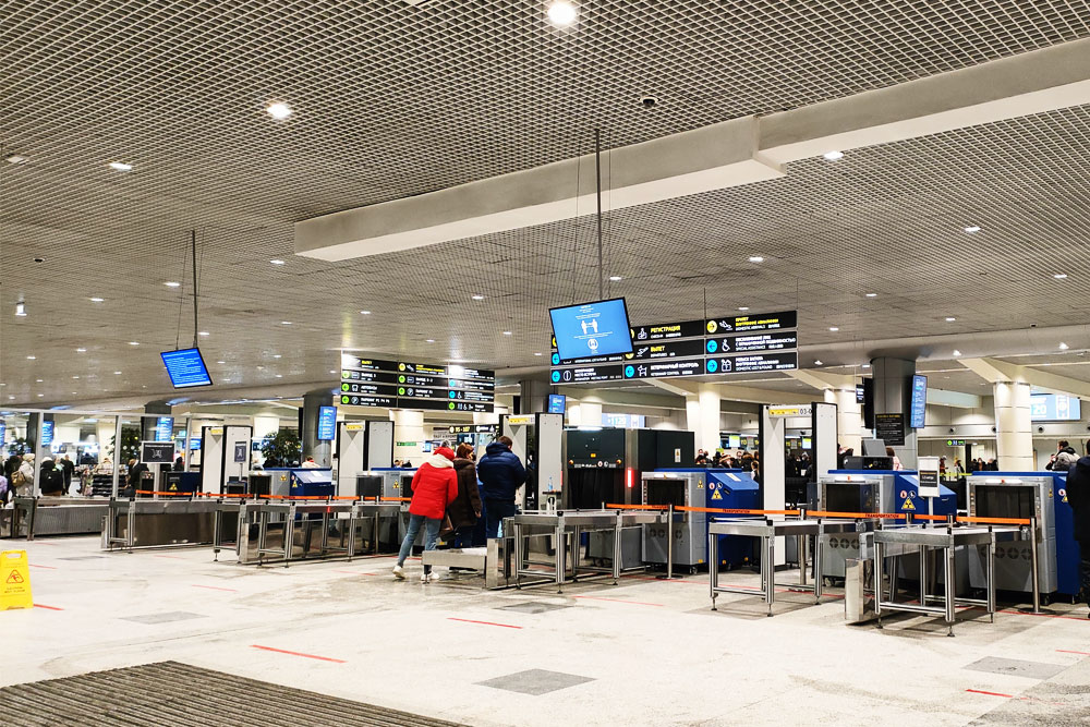 Эксперты разъяснили, что нужно учитывать туристам при прохождении контроля в аэропортах Контроль в аэропортах