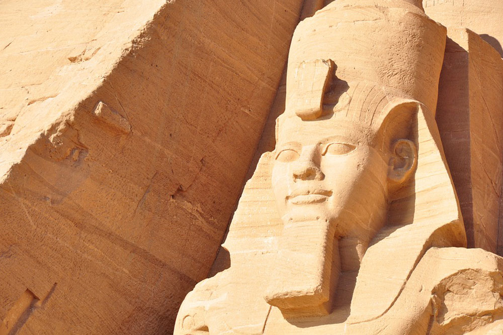 vlasti-egipta-vveli-zapret-na-peredvizhenie-turistov