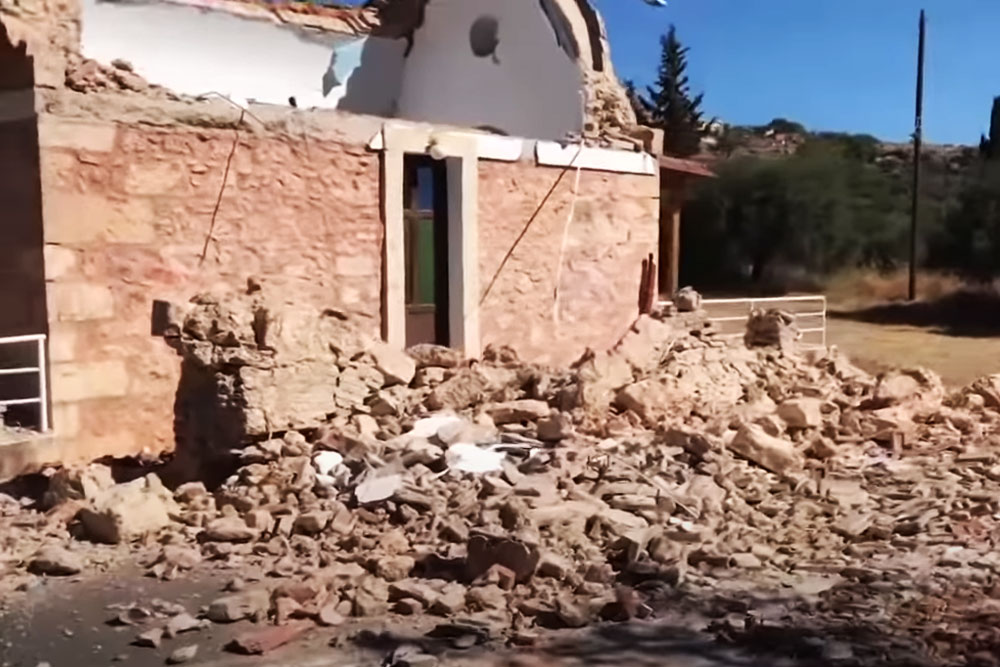 На Крите произошло сильное землетрясение. Туристы выбегали из отелей na-krite-proizoshlo-silnoe-zemletryasenie-turisty-vybegali-iz-oteley