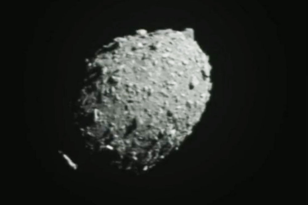 Зонд DART столкнулся с астероидом Диморфос