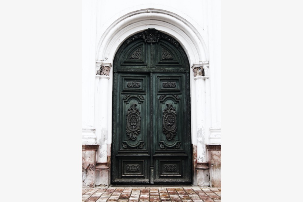 Красивые входные двери в Эквадоре