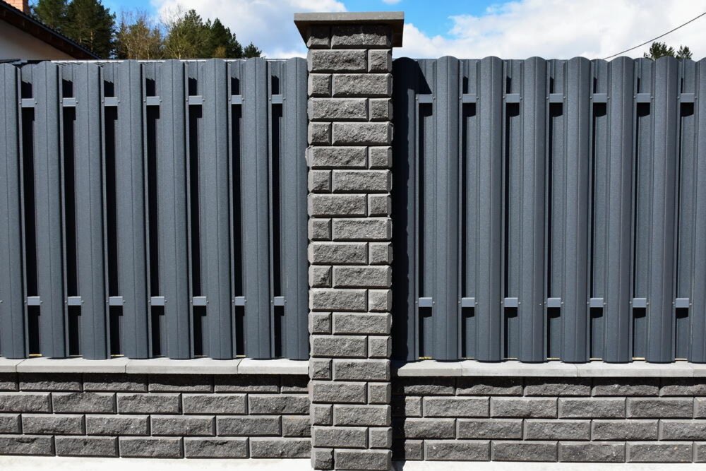 Бетонные блоки для забора