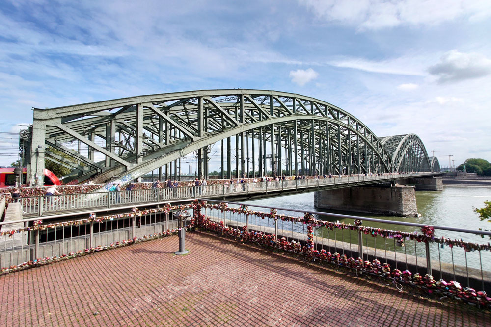 Мост любви в Кёльне